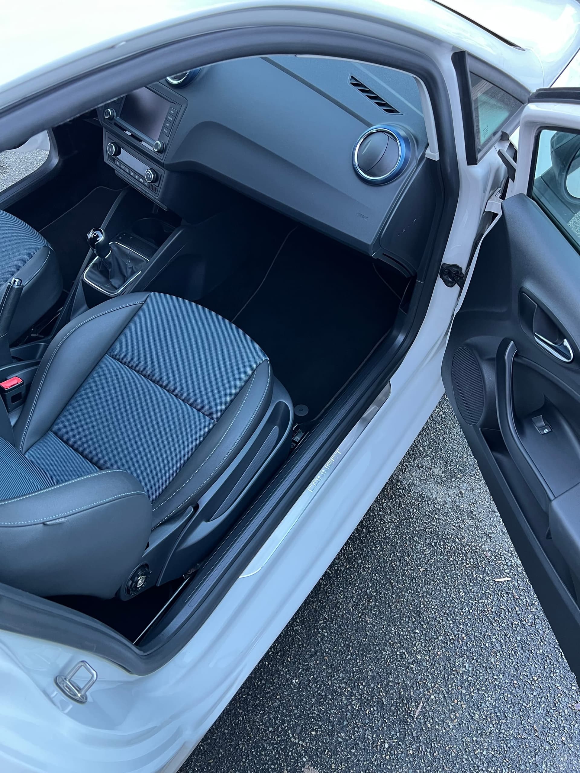 Nettoyage intérieur auto — résultat après intervention Fresheco