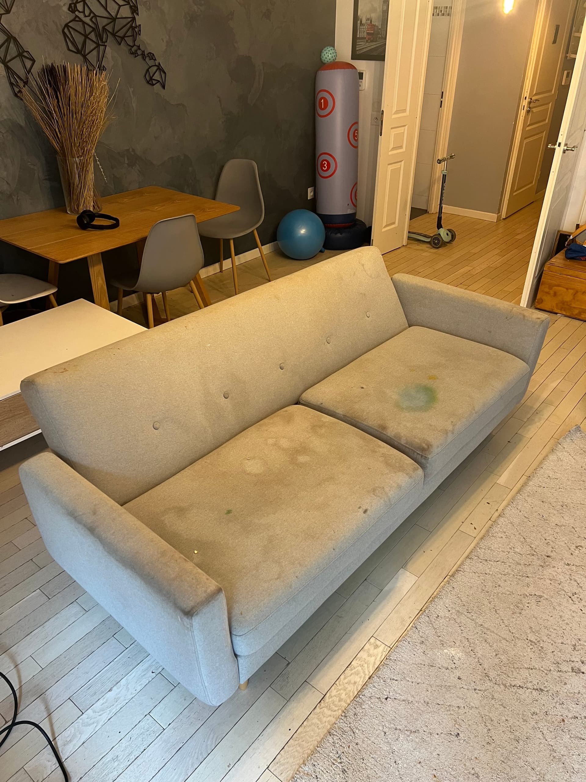 Canapé tissu nettoyé par Fresheco — avant